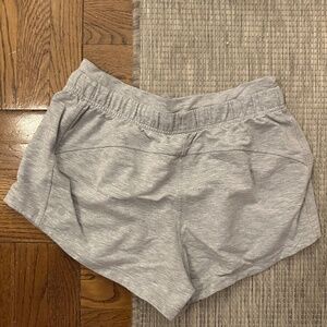 Lululemon Soft Jersey Mid-Rise Curved-Hem Short 3"